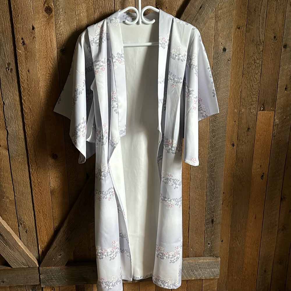 Kimono girl’s 10-11 (140cm)